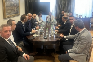 &Omicron; &Pi;&rho;&omega;&theta;&upsilon;&pi;&omicron;&upsilon;&rho;&gamma;ό&sigmaf; &epsilon;&xi;ή&gamma;&gamma;&epsilon;&iota;&lambda;&epsilon; &tau;&omicron; &epsilon;&pi;&iota;&kappa;ί&nu;&delta;&upsilon;&nu;&omicron;