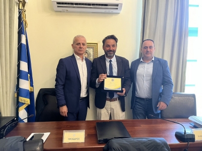 Ιστορική συνεδρίαση του ΔΣ για βράβευση του Δημάρχου Χάλκης και στήριξη της οικογένειας του Γιώργου Λυγγερίδη