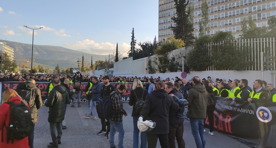 Πανελλαδικές παραστάσεις διαμαρτυρίας